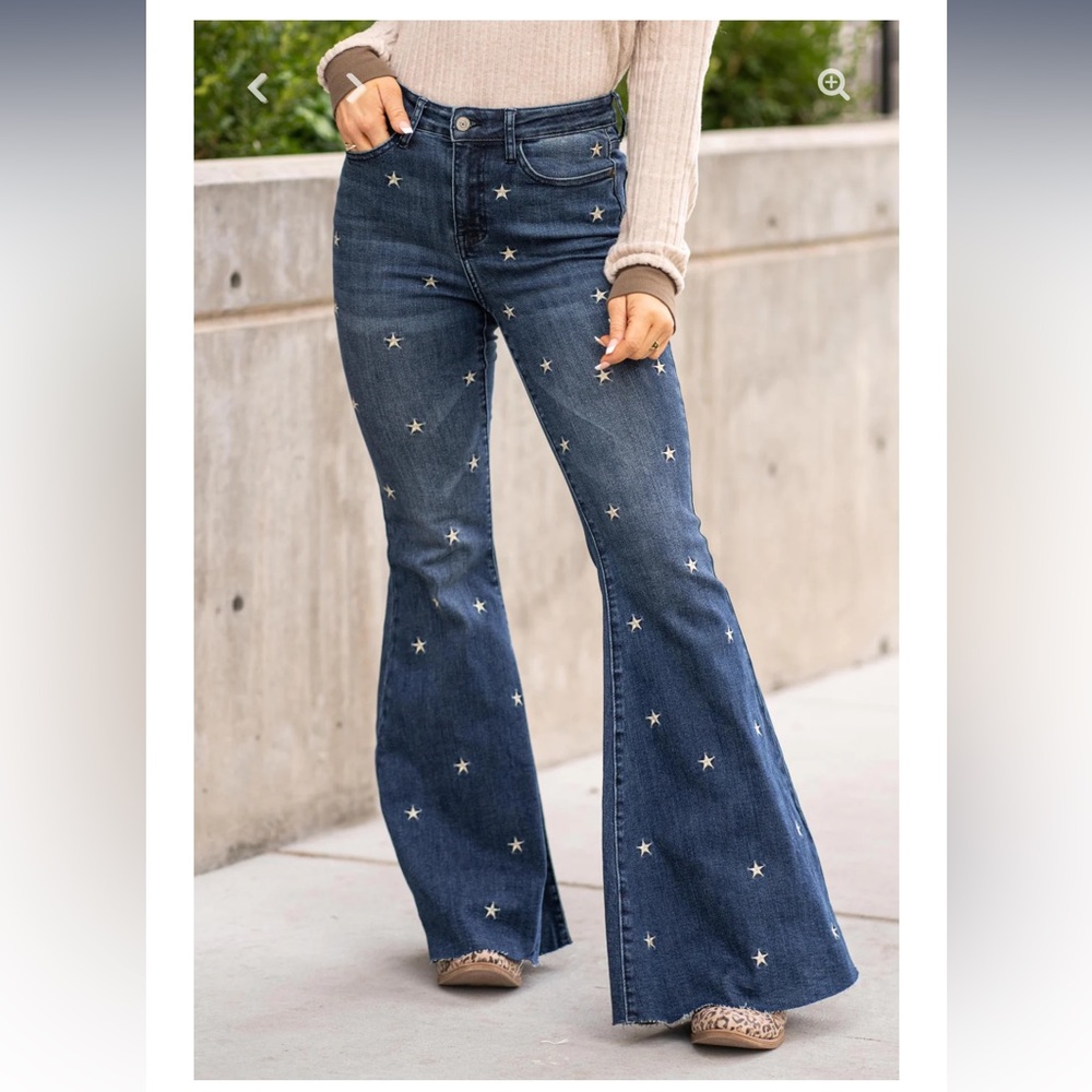 Judy Blue Star Flare Jeans